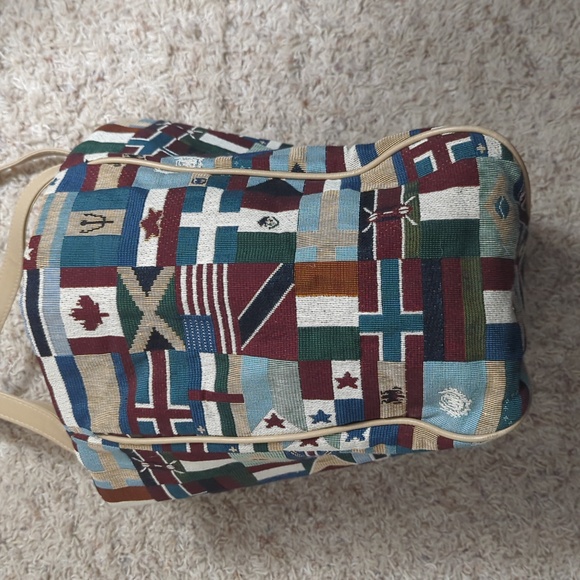 Flag Vacation Travel Purse - Picture 6 of 15